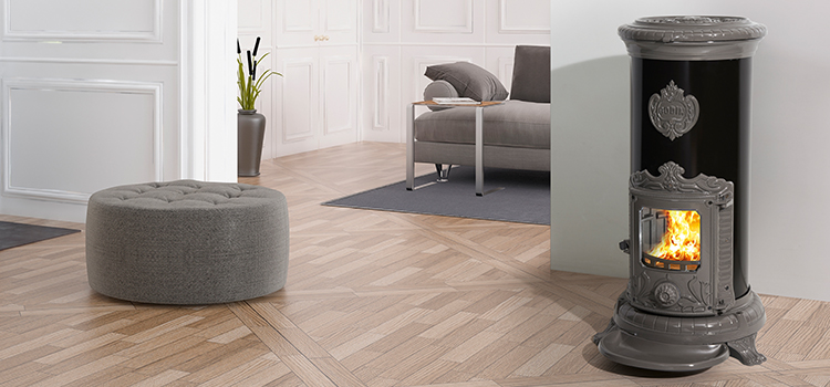 Poele style rétro à bois et granulés de la marque GODIN dans un salon ambiance zen