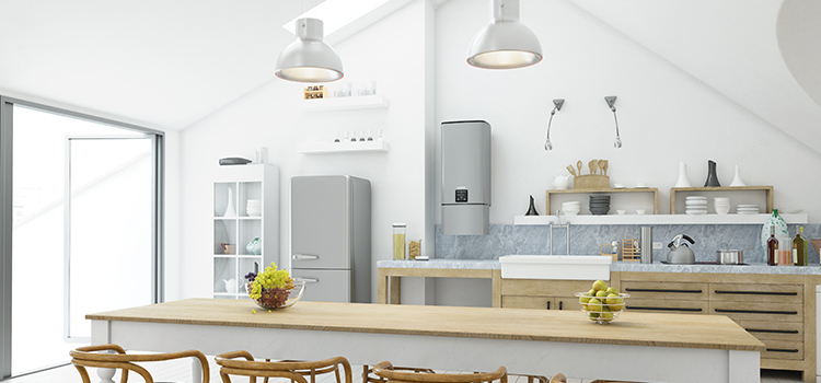 Chauffe-eau mural électrique dans une spacieuse cuisine design