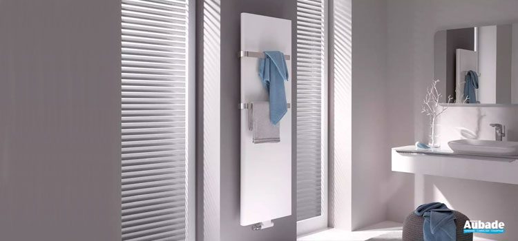 sèche serviettes avec linge de douche