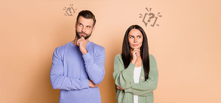 jeune couple en pleine réflexion